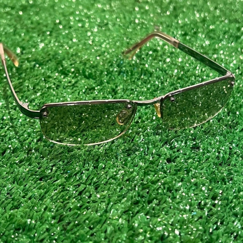 Vintage Y2K "it girl" sunglasses